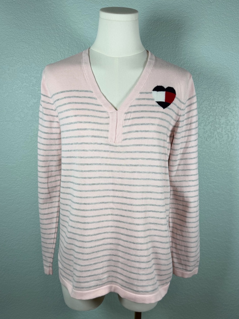 Tommy Hilfiger Light Pink & Grey Striped V‑Neck Sweater with Flag Heart